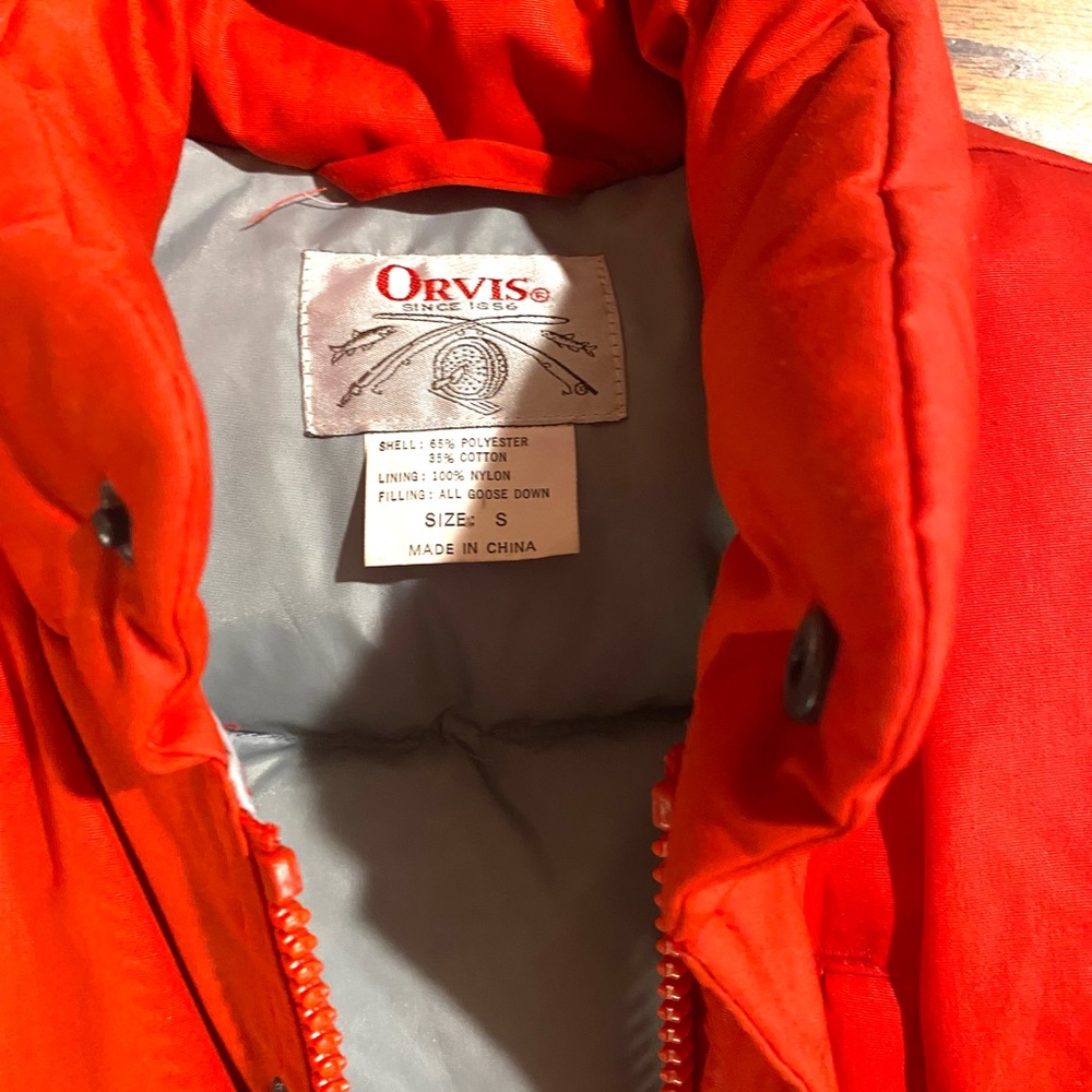 Beautiful goose down Orvis red vest woman size small like new - Picture 2 of 3